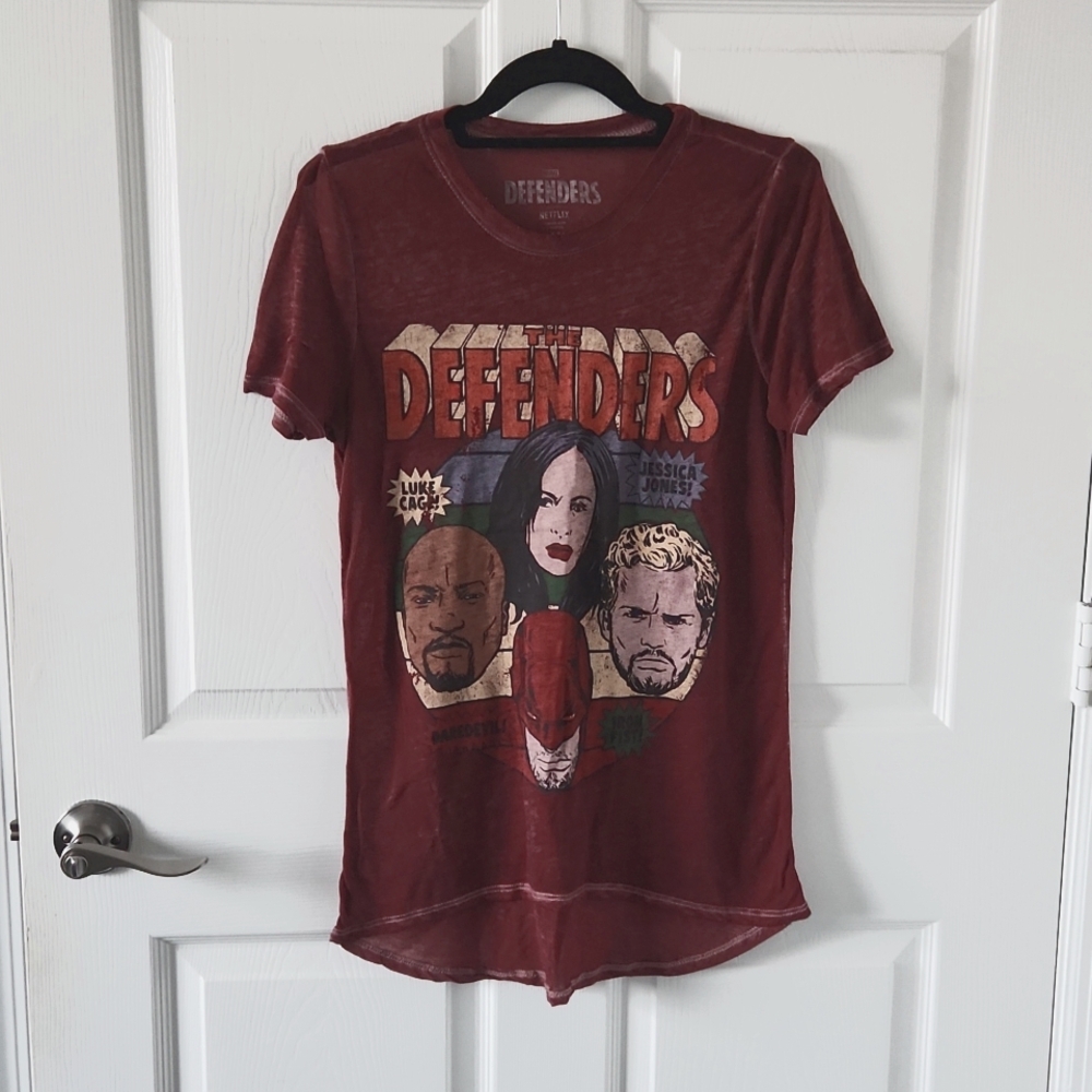 MARVEL THE DEFENDERS Graphic Tunic Tee Medium